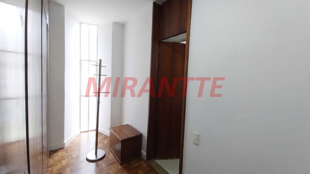 Sobrado de 360m² com 4 quartos em Santana