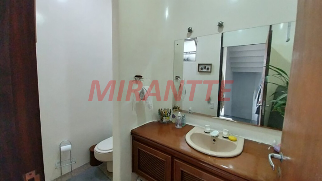 Sobrado de 360m² com 4 quartos em Santana