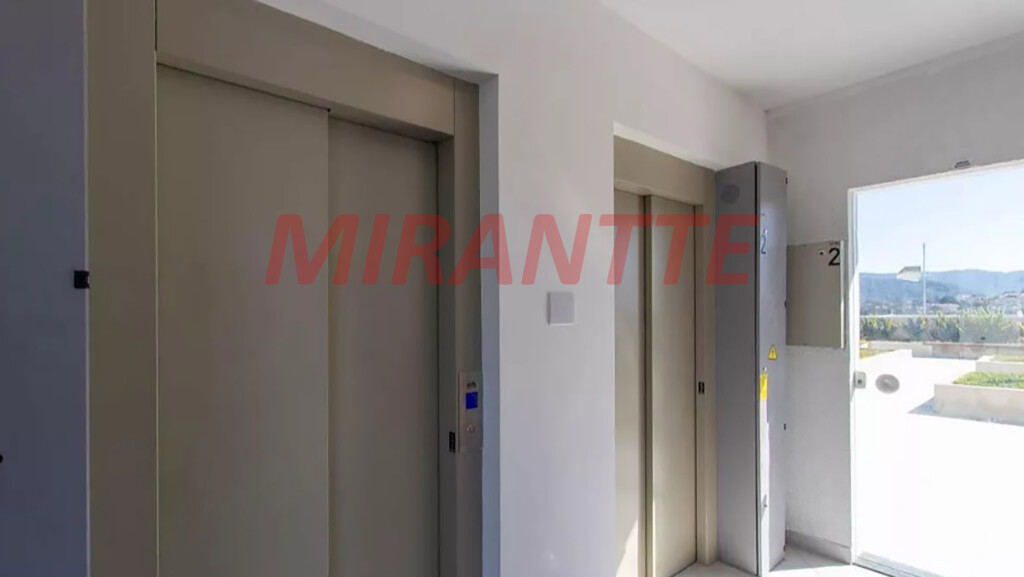 Apartamento de 43m² com 2 quartos em Vila Santa Terezinha