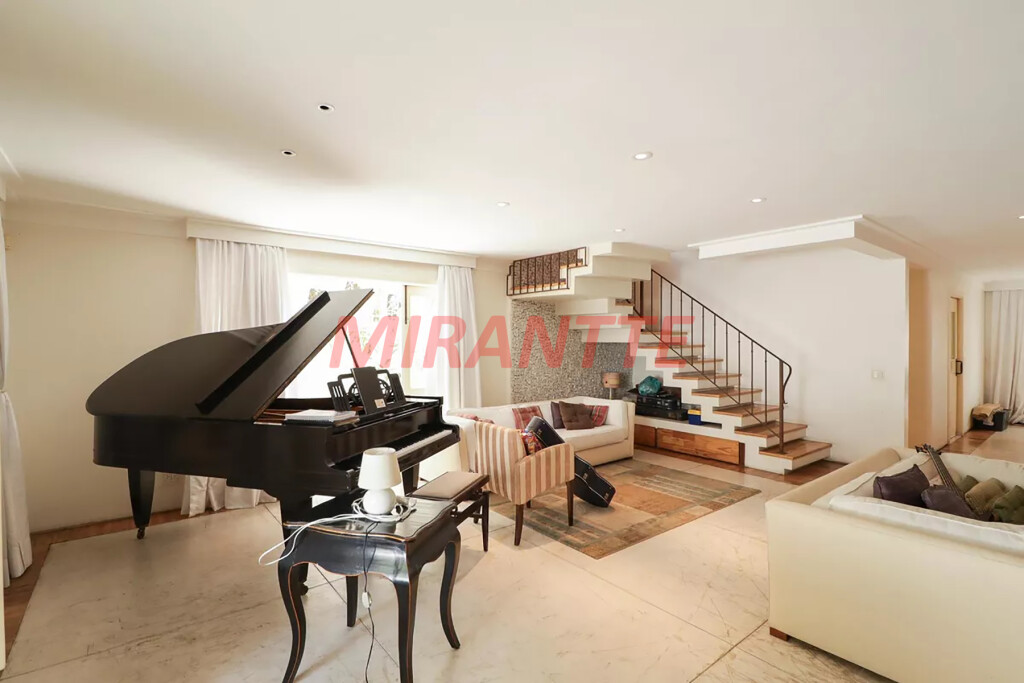Sobrado de 256m² com 3 quartos em Jardim São Bento