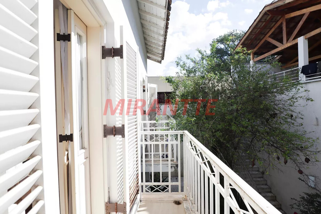 Sobrado de 256m² com 3 quartos em Jardim São Bento