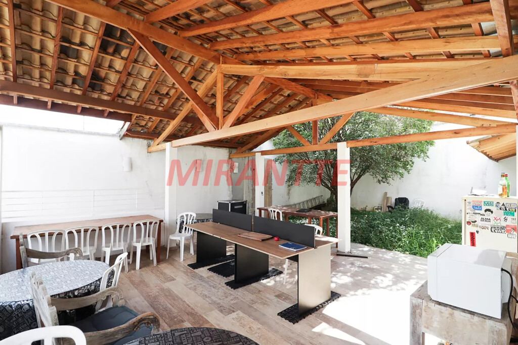 Sobrado de 256m² com 3 quartos em Jardim São Bento