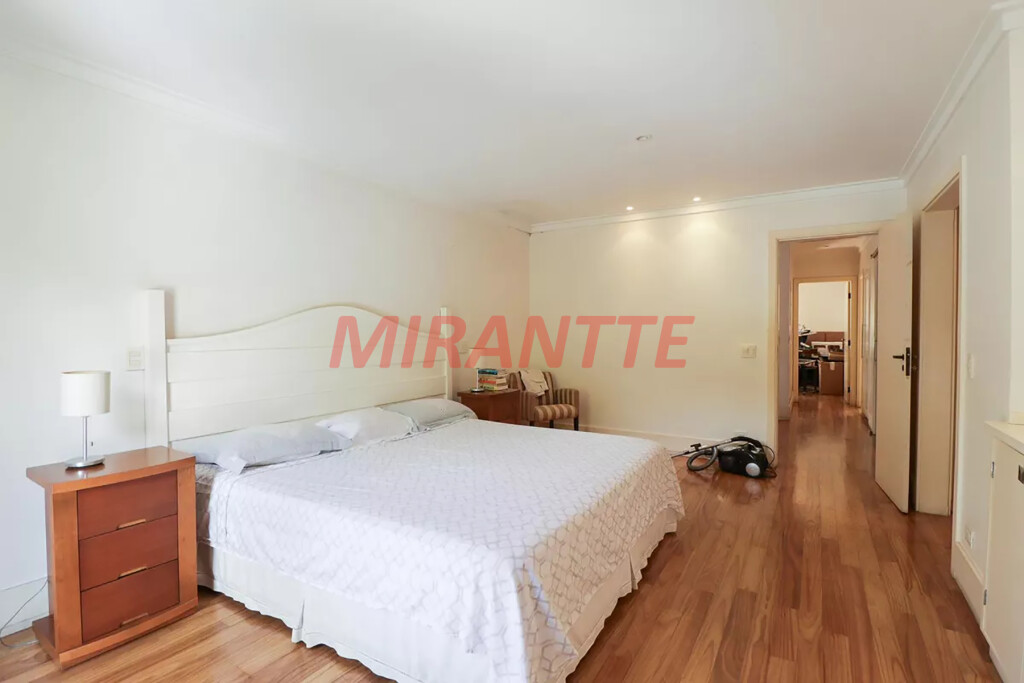 Sobrado de 256m² com 3 quartos em Jardim São Bento