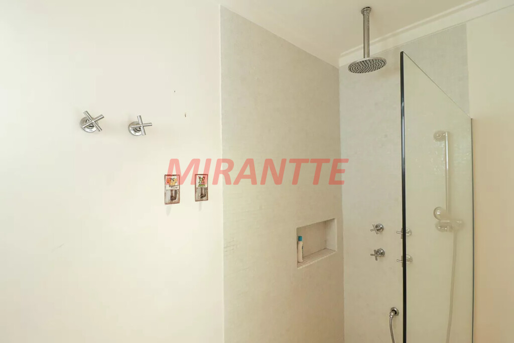 Sobrado de 256m² com 3 quartos em Jardim São Bento