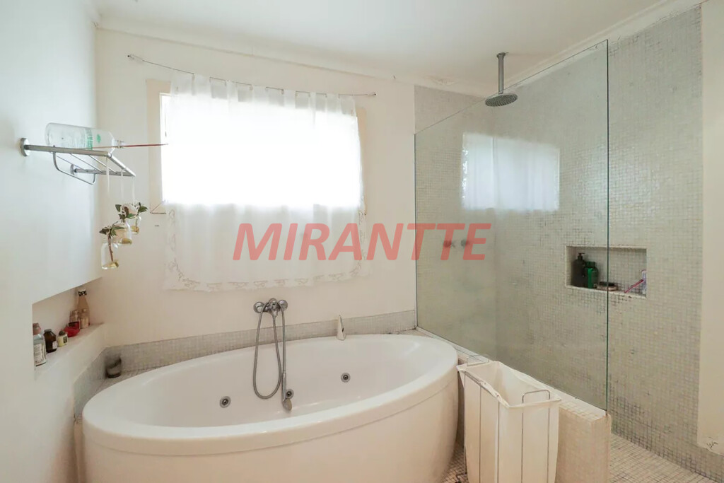 Sobrado de 256m² com 3 quartos em Jardim São Bento