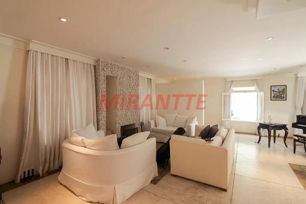 Sobrado de 256m² com 3 quartos em Jardim São Bento