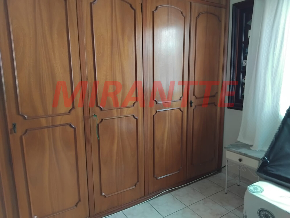 Sobrado de 236m² com 4 quartos em Pari