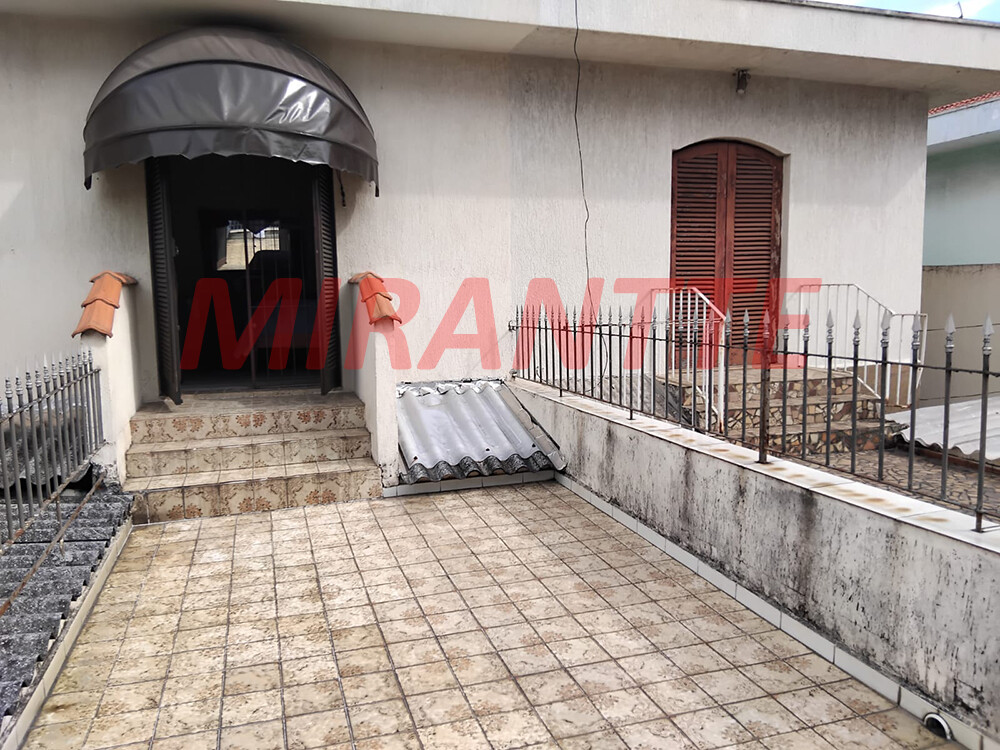 Sobrado de 236m² com 4 quartos em Pari