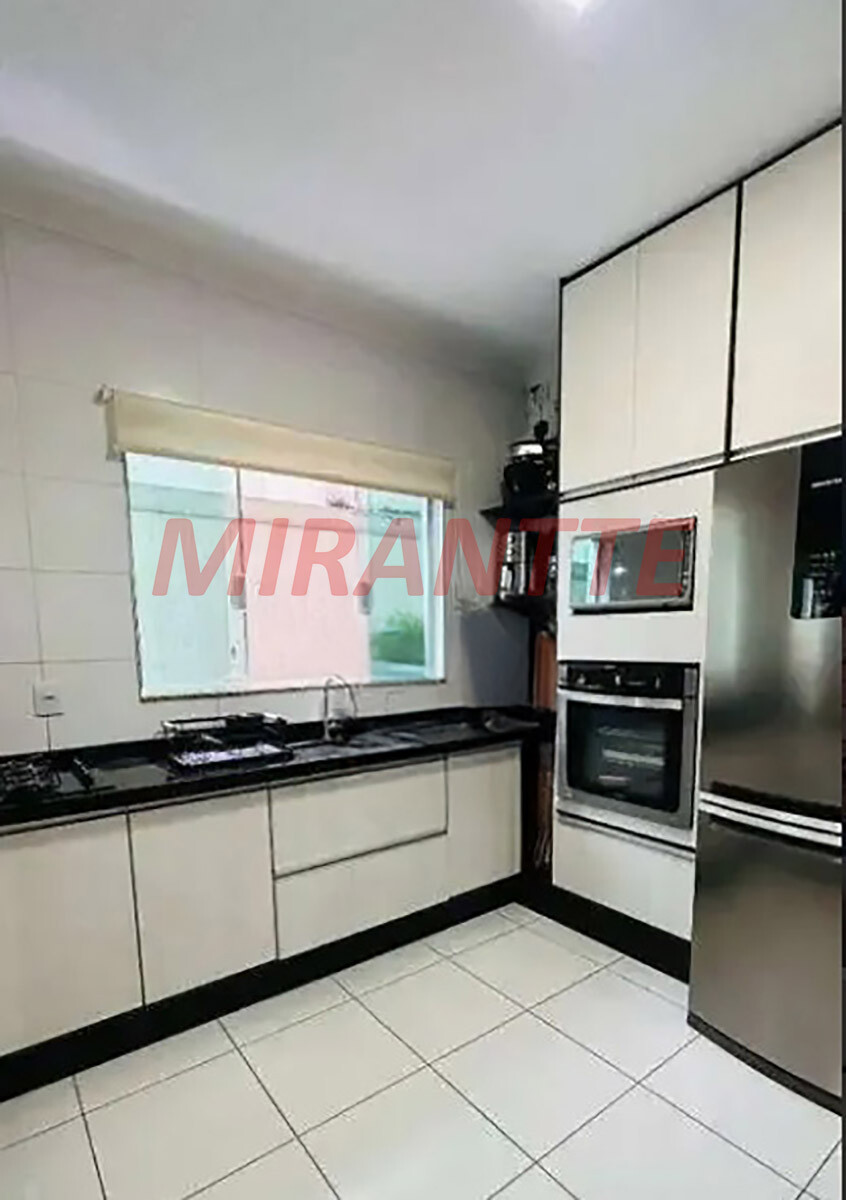 Sobrado com 3 quartos em Guarulhos – Parque Renato Maia