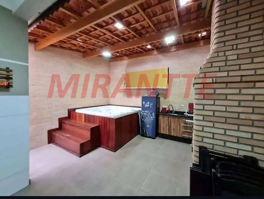 Sobrado com 3 quartos em Guarulhos – Parque Renato Maia