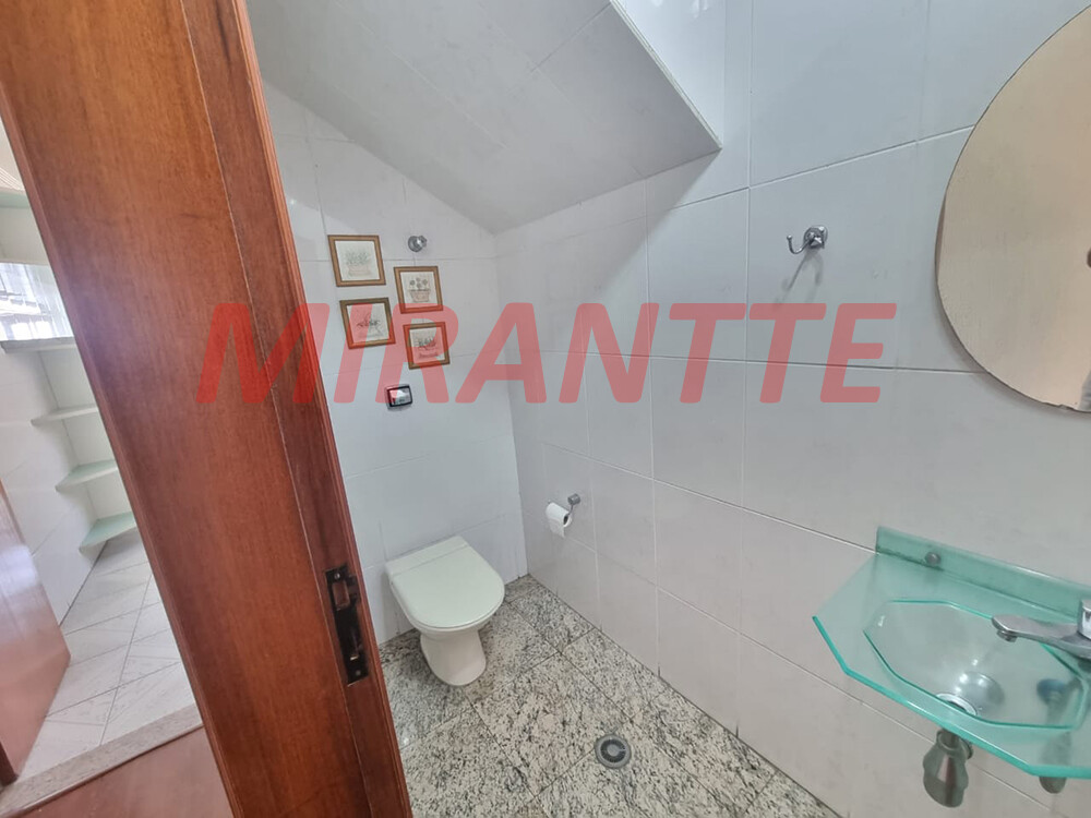 Sobrado de 216m² com 3 quartos em Santa Teresinha