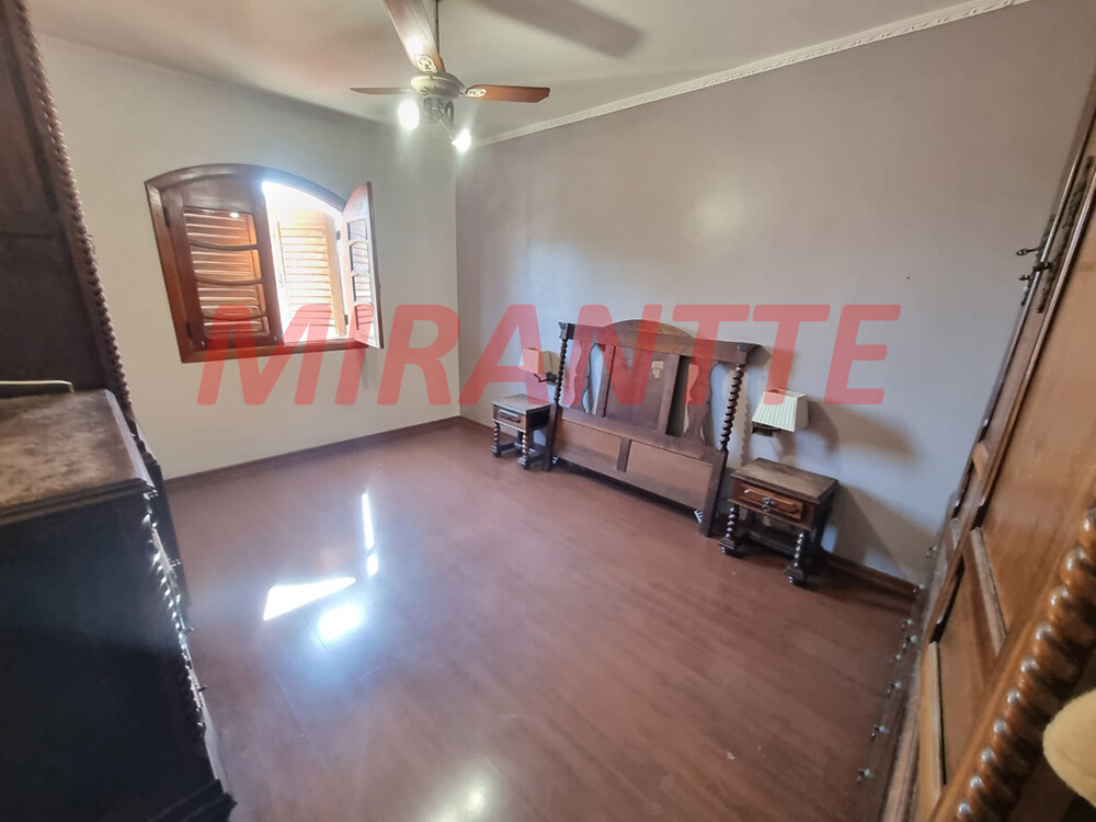Sobrado de 216m² com 3 quartos em Santa Teresinha