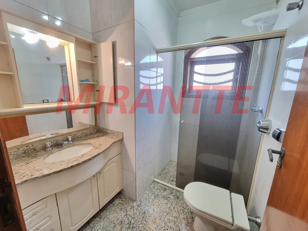 Sobrado de 216m² com 3 quartos em Santa Teresinha