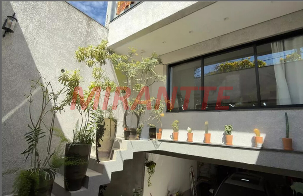 Sobrado de 2017m² com 3 quartos em Vila Pauliceia