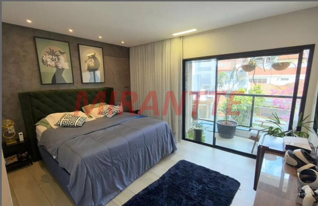 Sobrado de 2017m² com 3 quartos em Vila Pauliceia