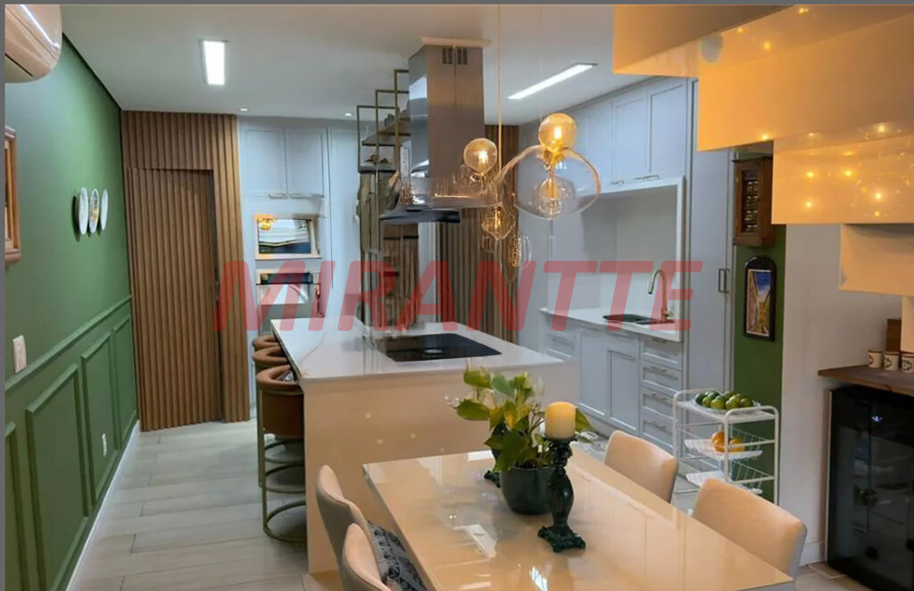 Sobrado de 2017m² com 3 quartos em Vila Pauliceia