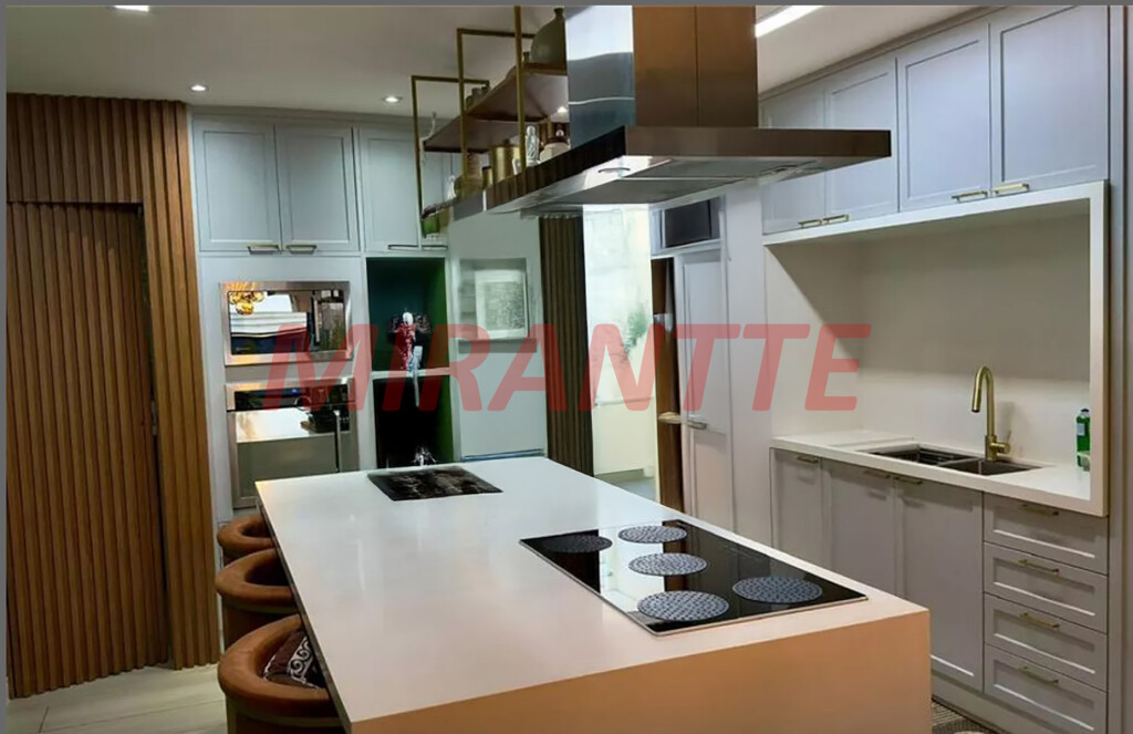 Sobrado de 2017m² com 3 quartos em Vila Pauliceia