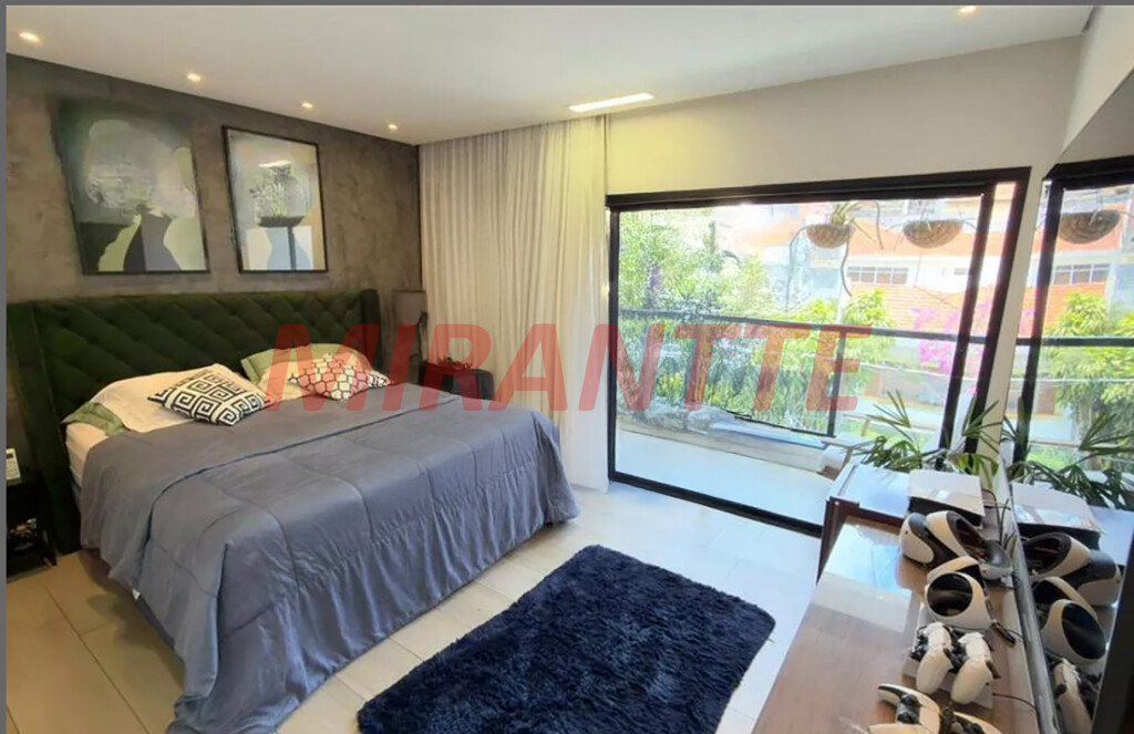 Sobrado de 2017m² com 3 quartos em Vila Pauliceia