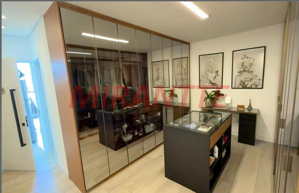 Sobrado de 2017m² com 3 quartos em Vila Pauliceia