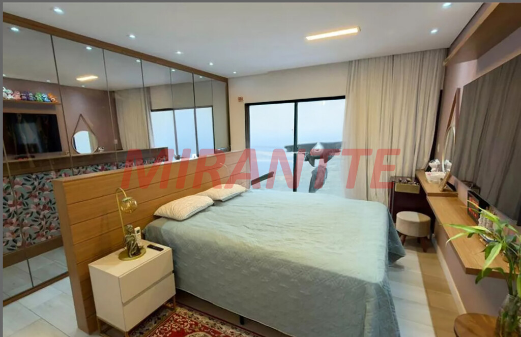 Sobrado de 2017m² com 3 quartos em Vila Pauliceia