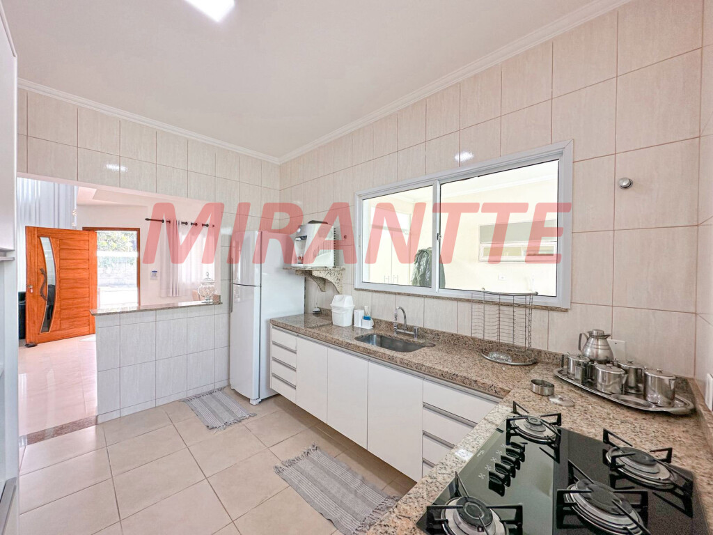 Sobrado de 2018m² com 4 quartos em Peruíbe