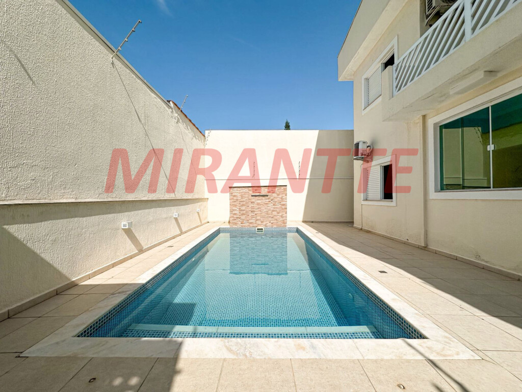Sobrado de 2018m² com 4 quartos em Peruíbe