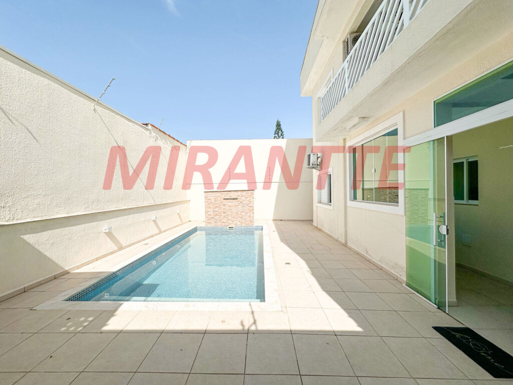 Sobrado de 2018m² com 4 quartos em Peruíbe