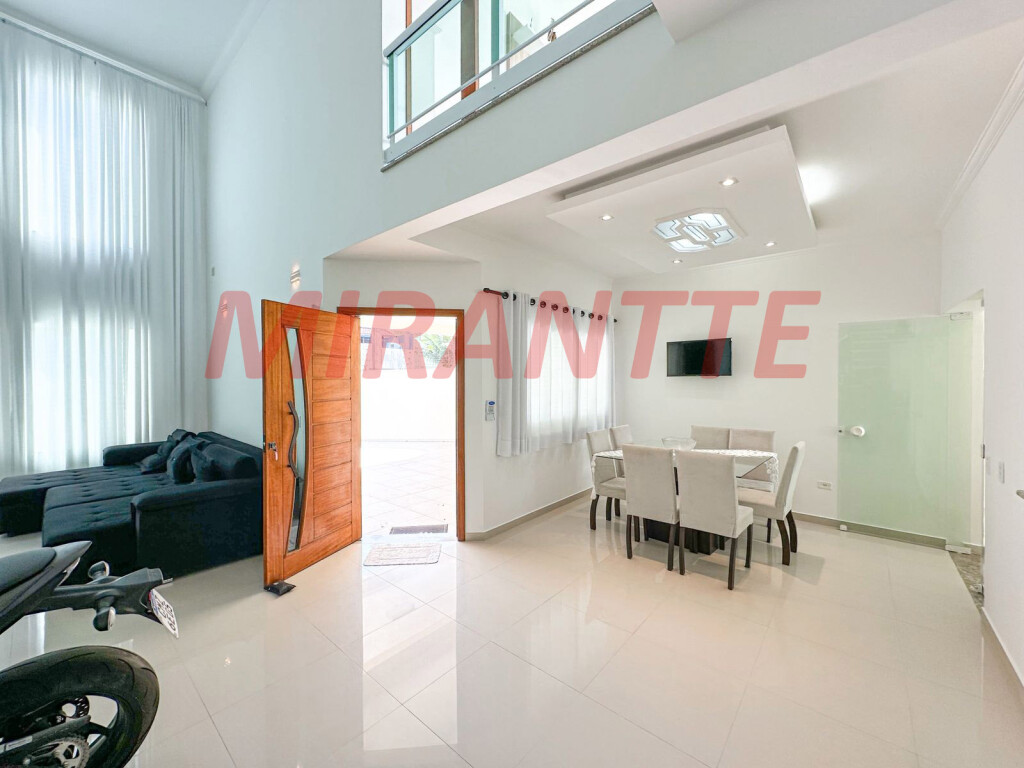 Sobrado de 2018m² com 4 quartos em Peruíbe