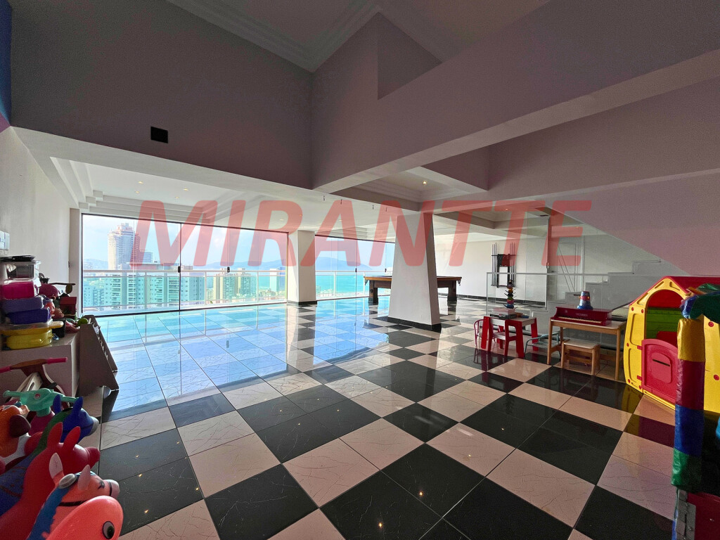 Cond. fechado de 740m² com 6 quartos em Marapé