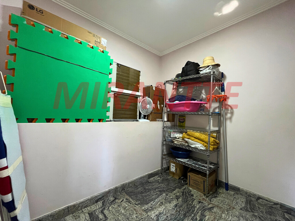 Cond. fechado de 740m² com 6 quartos em Marapé