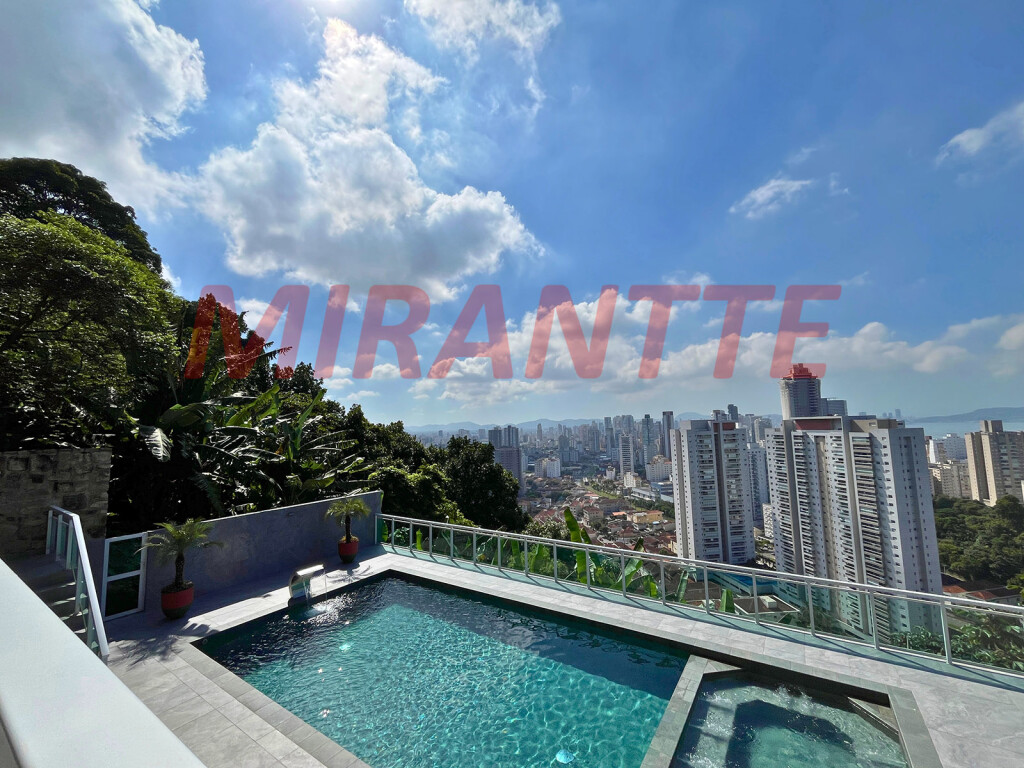 Cond. fechado de 740m² com 6 quartos em Marapé