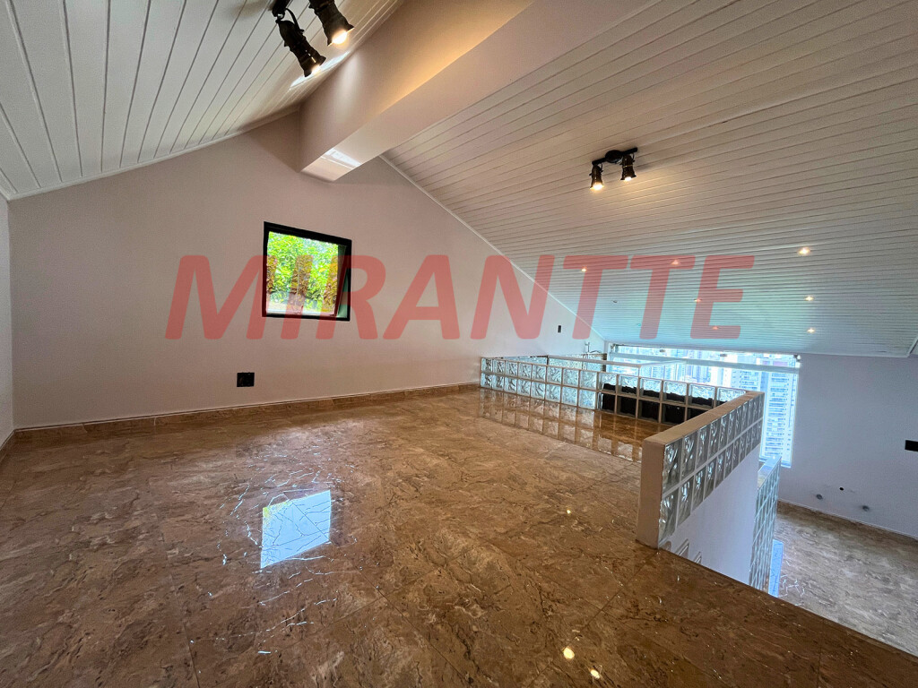 Cond. fechado de 740m² com 6 quartos em Marapé