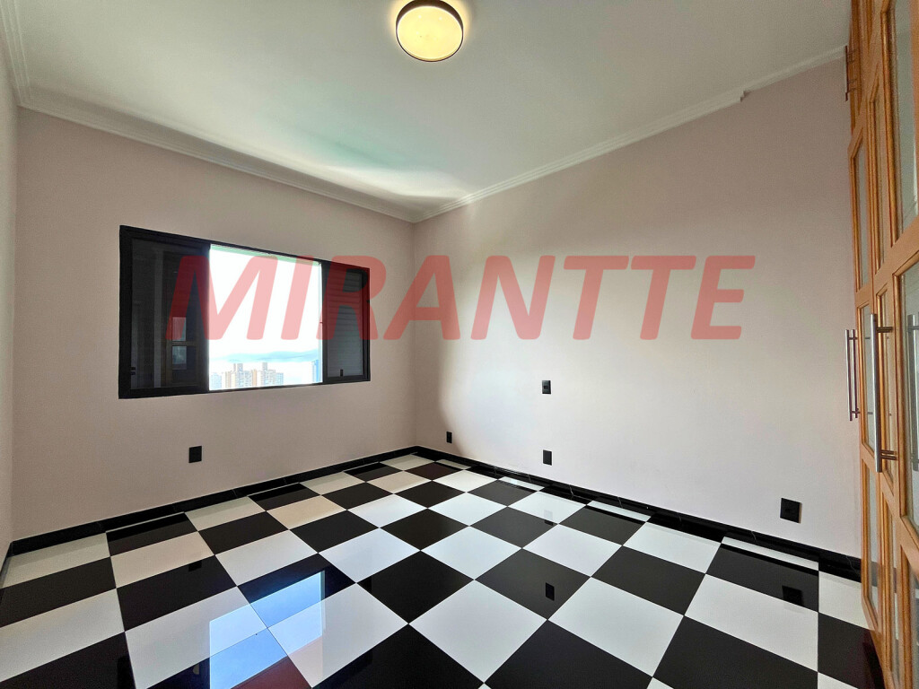 Cond. fechado de 740m² com 6 quartos em Marapé
