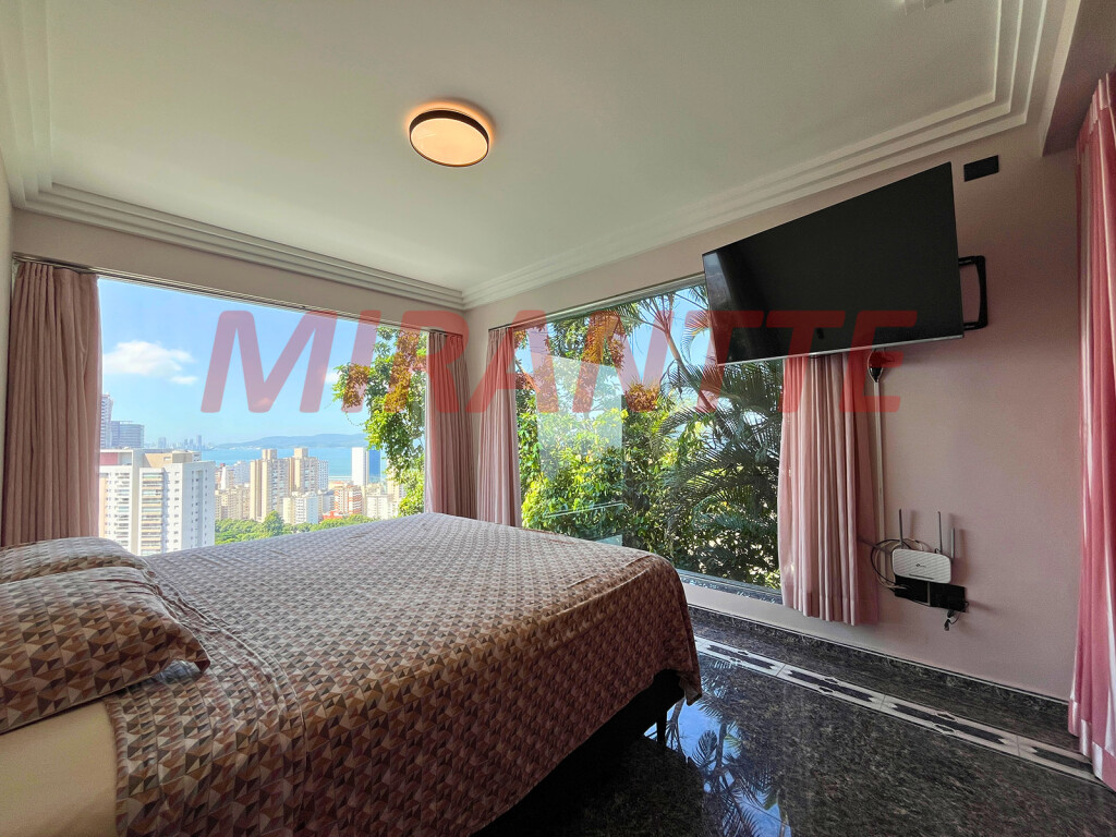 Cond. fechado de 740m² com 6 quartos em Marapé