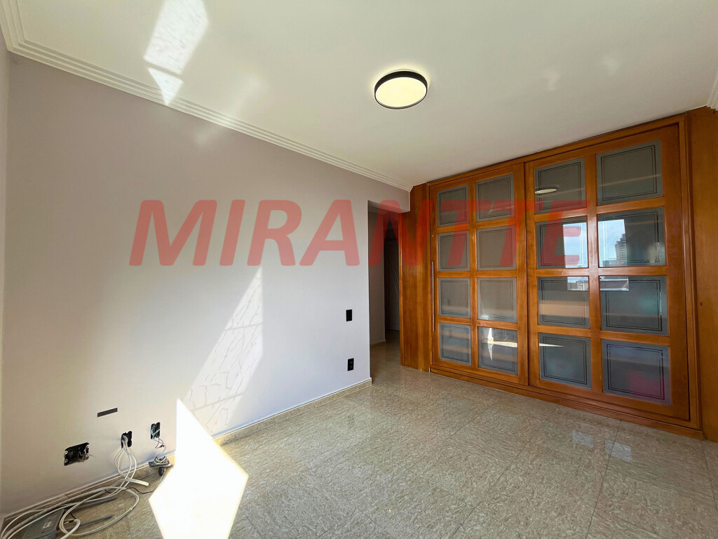Cond. fechado de 740m² com 6 quartos em Marapé