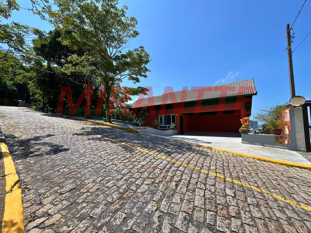 Cond. fechado de 740m² com 6 quartos em Marapé