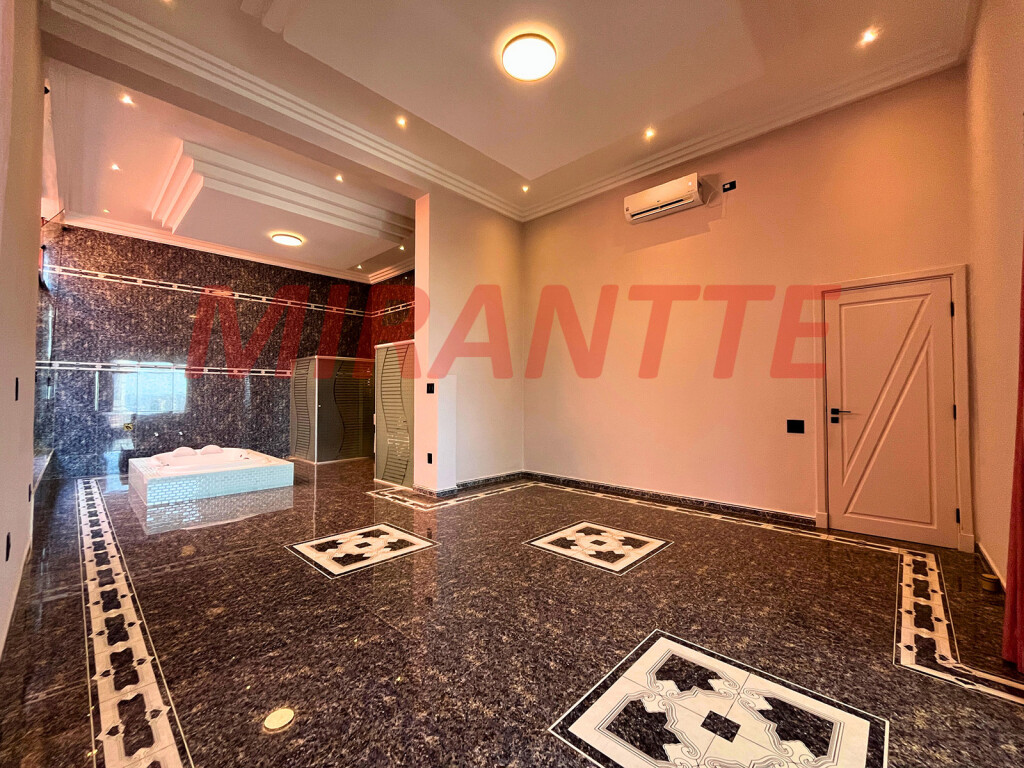 Cond. fechado de 740m² com 6 quartos em Marapé