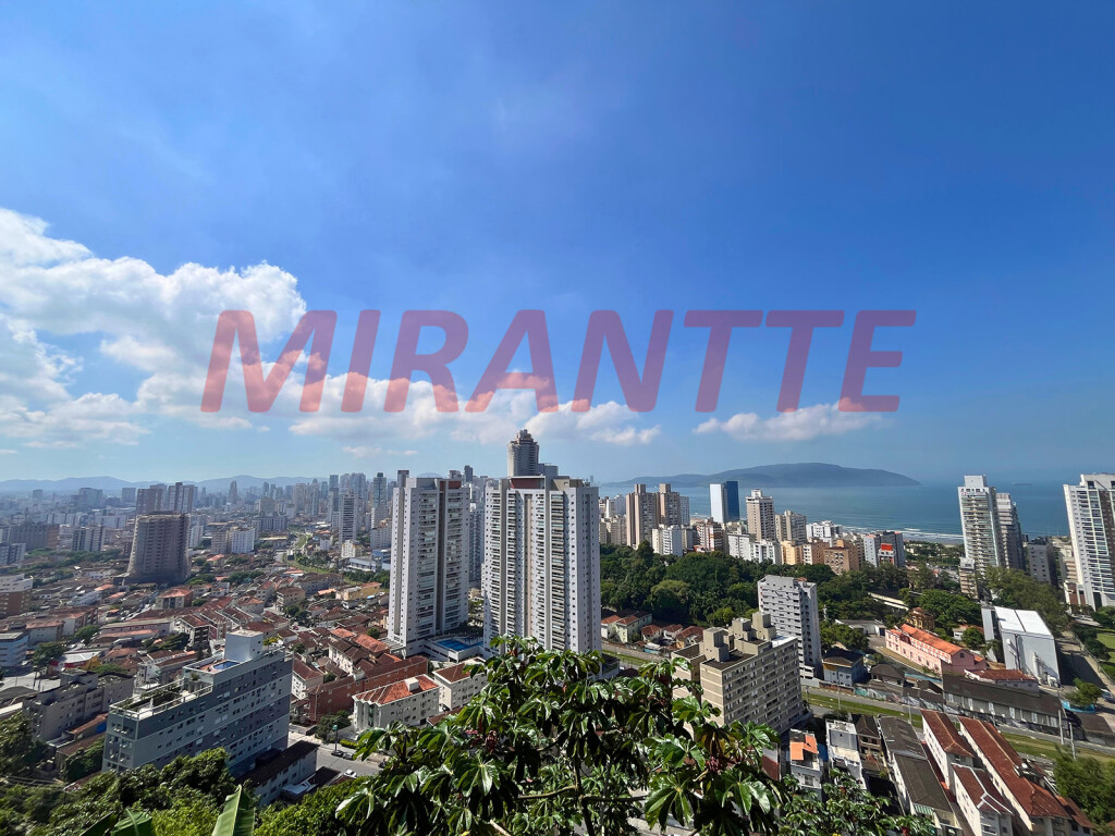 Cond. fechado de 740m² com 6 quartos em Marapé