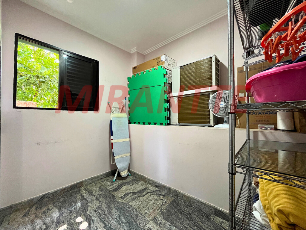 Cond. fechado de 740m² com 6 quartos em Marapé