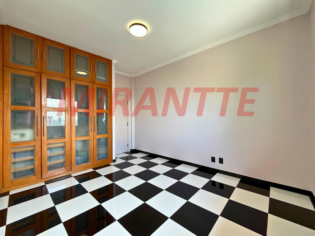 Cond. fechado de 740m² com 6 quartos em Marapé