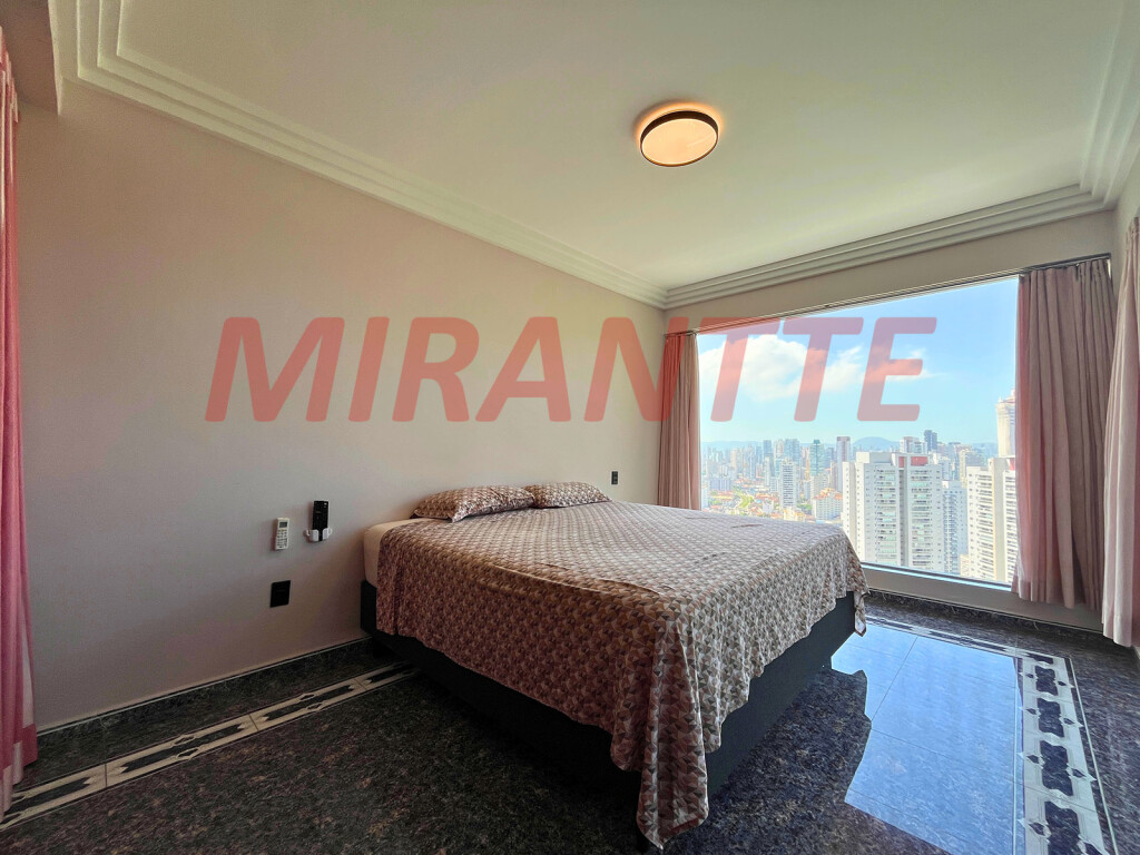 Cond. fechado de 740m² com 6 quartos em Marapé