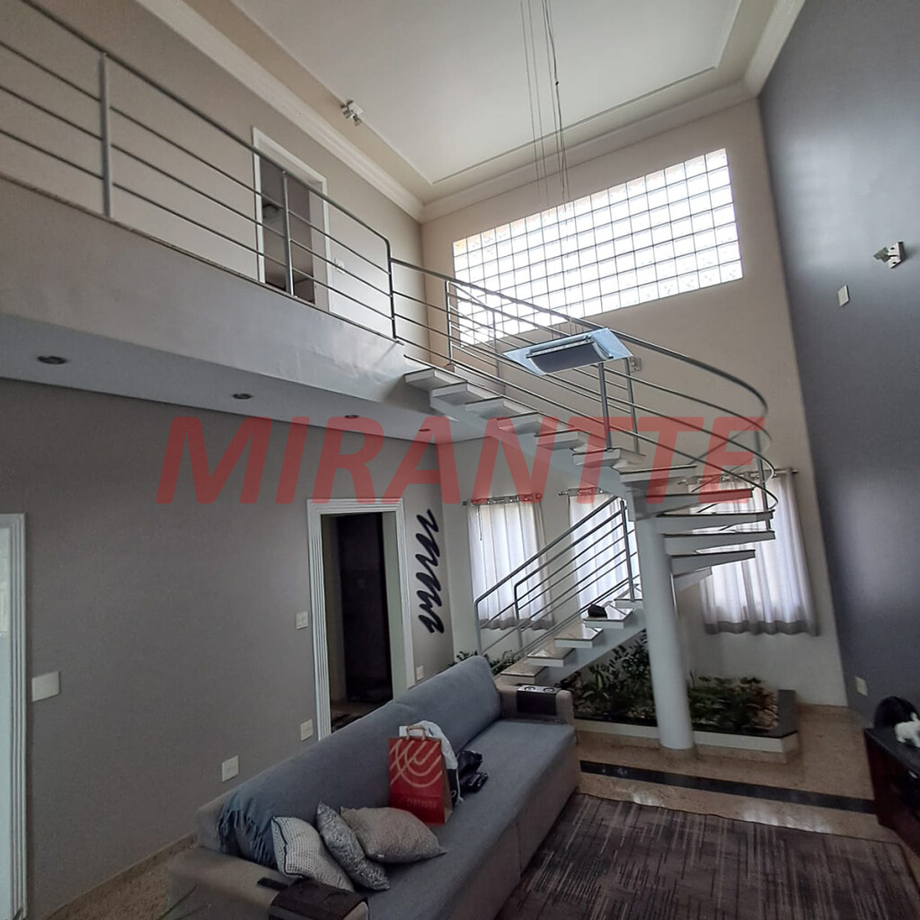 Sobrado de 280m² com 3 quartos em Vila Maria Luisa