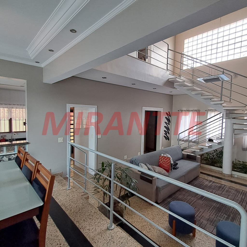 Sobrado de 280m² com 3 quartos em Vila Maria Luisa