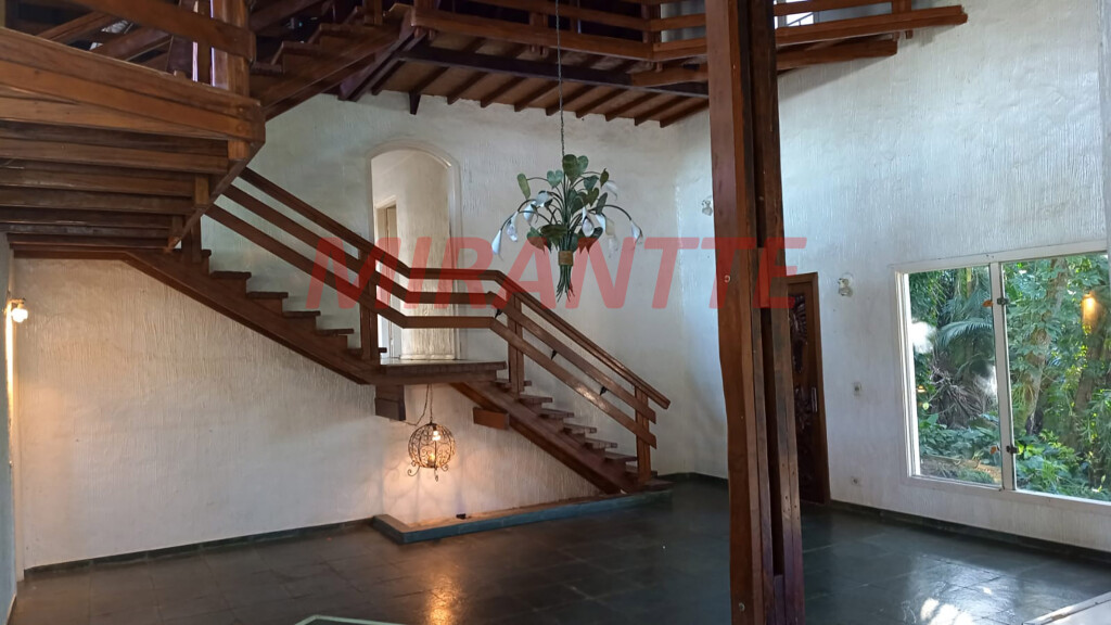 Sobrado de 211m² com 3 quartos em Serra da Cantareira