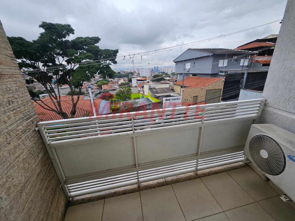 Sobrado de 140m² com 3 quartos em Limão