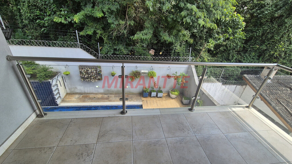 Cond. fechado de 486m² com 3 quartos em Real Parque