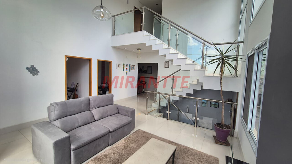 Cond. fechado de 486m² com 3 quartos em Real Parque