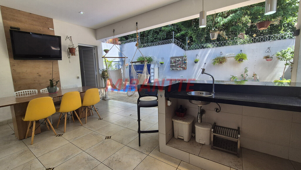 Cond. fechado de 486m² com 3 quartos em Real Parque