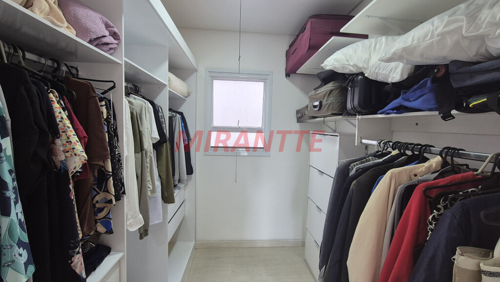 Cond. fechado de 486m² com 3 quartos em Real Parque