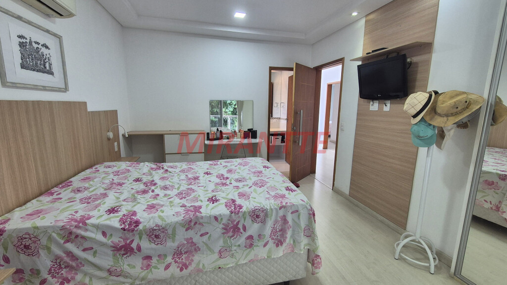Cond. fechado de 486m² com 3 quartos em Real Parque